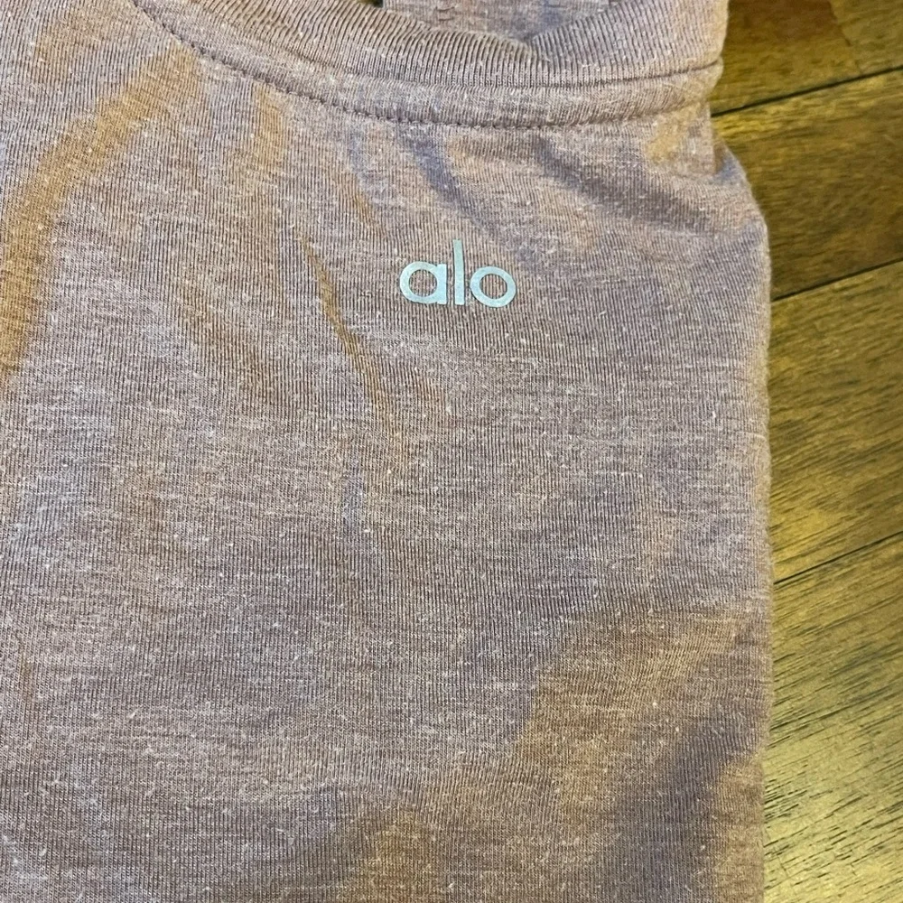 ALO Yoga cut it out Mauve Sleeveless Top